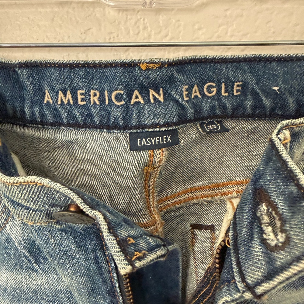 American Eagle Outfitters women’s distressed denim boyfriend fit - Picture 5 of 5